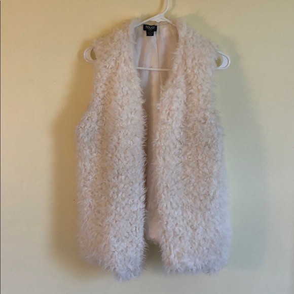 Rouge! Jackets & Blazers - ⭐️4/$25 Off white Fluffy Vest